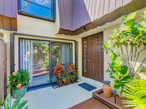 3530 E Gardens East Drive E B, Palm Beach Gardens FL 33410