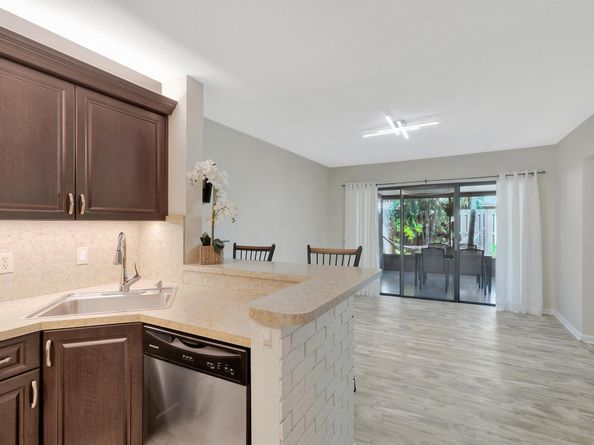 3530 E Gardens East Drive E B, Palm Beach Gardens FL 33410