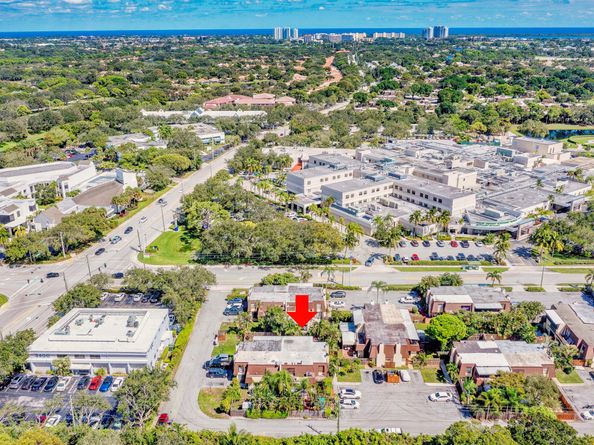 3530 E Gardens East Drive E B, Palm Beach Gardens FL 33410