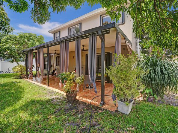 9610 Dunhill Drive, Miramar FL 33025