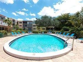 6701 Cypress Rd 207, Plantation FL 33317