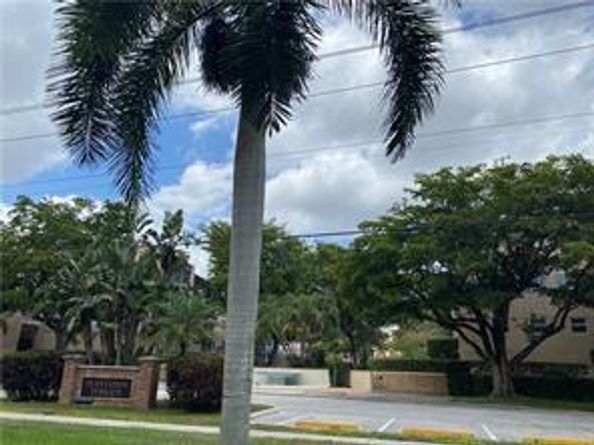 6701 Cypress Rd 207, Plantation FL 33317