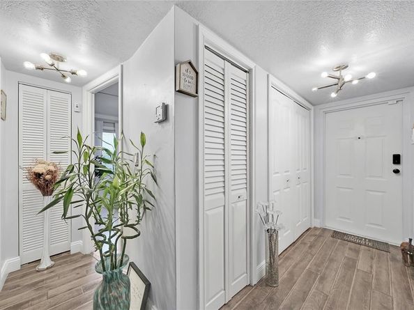 9281 Sunrise Lakes Blvd 212, Sunrise FL 33322