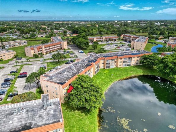 9281 Sunrise Lakes Blvd 212, Sunrise FL 33322