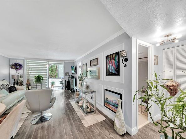 9281 Sunrise Lakes Blvd 212, Sunrise FL 33322