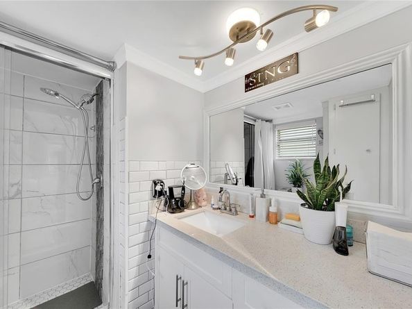 9281 Sunrise Lakes Blvd 212, Sunrise FL 33322