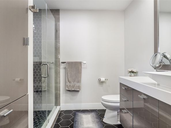 10215 NW 80th Dr, Tamarac FL 33321