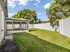 10215 NW 80th Dr, Tamarac FL 33321