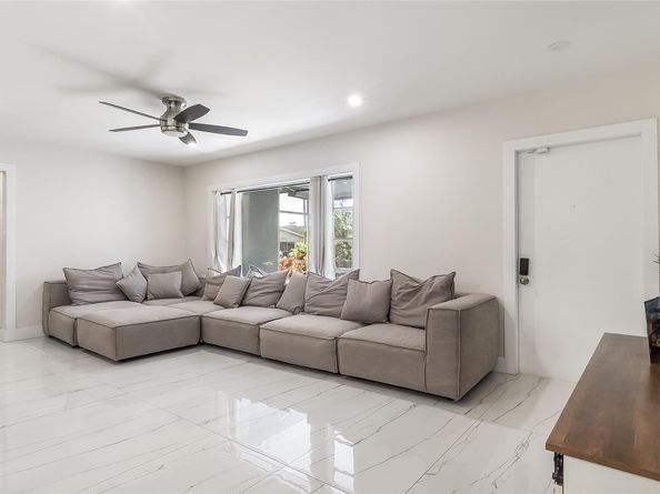 10215 NW 80th Dr, Tamarac FL 33321