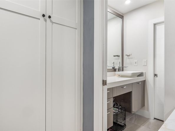 10215 NW 80th Dr, Tamarac FL 33321