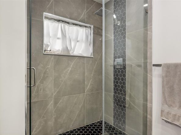 10215 NW 80th Dr, Tamarac FL 33321