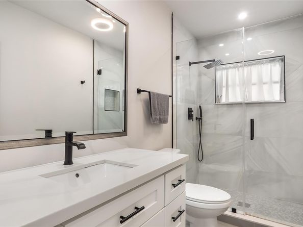 10215 NW 80th Dr, Tamarac FL 33321