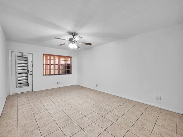 1330 NW 43rd Ave 104, Lauderhill FL 33313