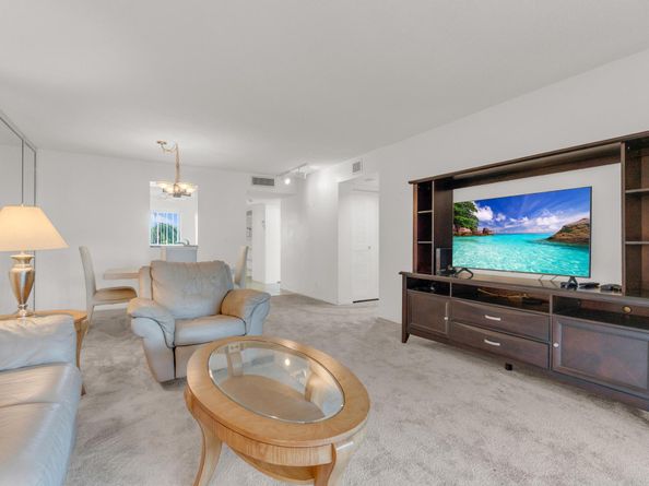 7192 Huntington Lane 407, Delray Beach FL 33446