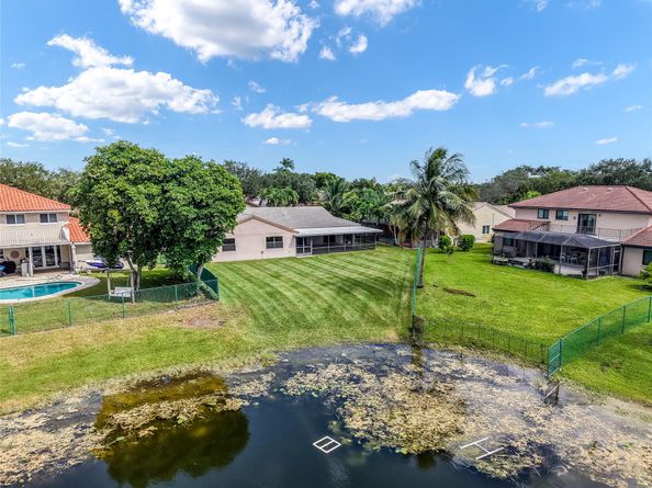 15600 Huntridge Rd, Davie FL 33331