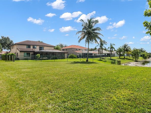 15600 Huntridge Rd, Davie FL 33331