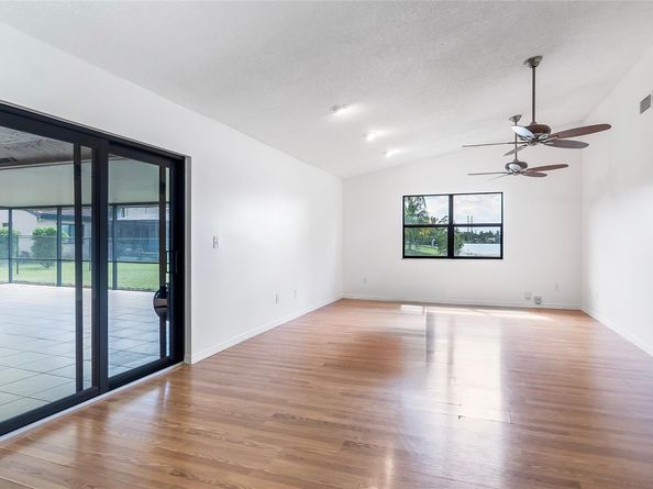 15600 Huntridge Rd, Davie FL 33331