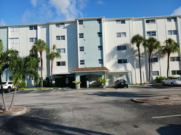 109 Paradise Harbour Blvd 415, North Palm Beach FL 33408