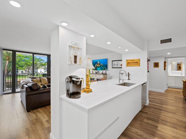 799 Jeffery Street 202, Boca Raton FL 33487