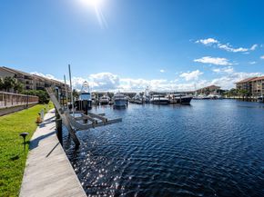 1601 Marina Isle Way 204, Jupiter FL 33477
