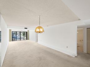 1601 Marina Isle Way 204, Jupiter FL 33477