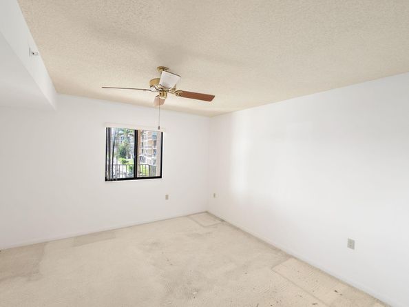 1601 Marina Isle Way 204, Jupiter FL 33477