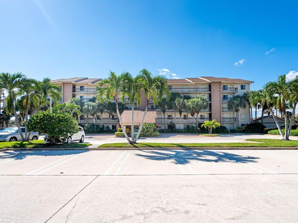 1601 Marina Isle Way 204, Jupiter FL 33477