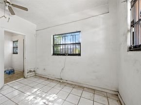 1090 NW 123rd St, North Miami FL 33168