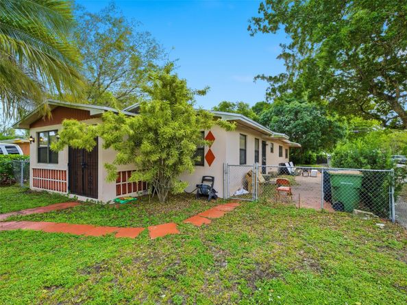 1090 NW 123rd St, North Miami FL 33168