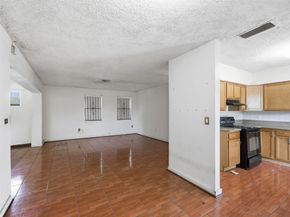 1090 NW 123rd St, North Miami FL 33168