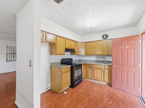 1090 NW 123rd St, North Miami FL 33168