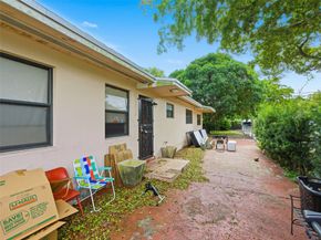 1090 NW 123rd St, North Miami FL 33168