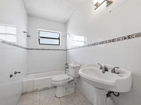 1090 NW 123rd St, North Miami FL 33168