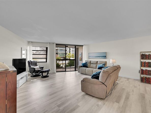 812 N Ocean Blvd 202, Pompano Beach FL 33062