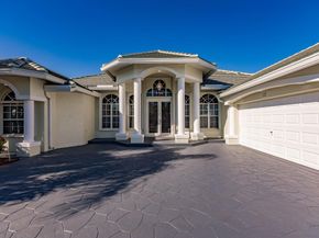 113 Sugarwood Crescent, Royal Palm Beach FL 33411