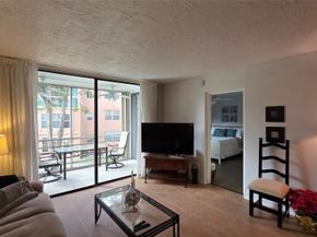 2801 Somerset Dr 211, Lauderdale Lakes FL 33311