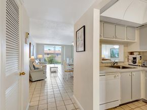 105 Paradise Harbour Boulevard 307, North Palm Beach FL 33408