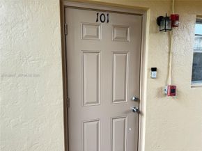 101 Berkley Road 101, Hollywood FL 33024