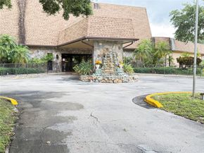 101 Berkley Road 101, Hollywood FL 33024