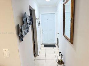 101 Berkley Road 101, Hollywood FL 33024