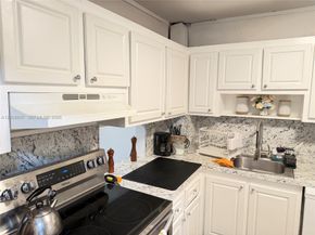 101 Berkley Road 101, Hollywood FL 33024