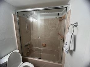 117 Lehane Terrace 210, North Palm Beach FL 33408