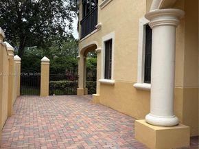 1695 Passion Vine Circle 221, Weston FL 33326