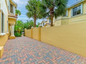 1695 Passion Vine Circle 221, Weston FL 33326