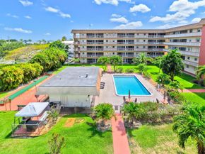5300 Washington Street W414, Hollywood FL 33021