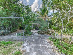 1802 Lauderdale Manor Dr, Fort Lauderdale FL 33311