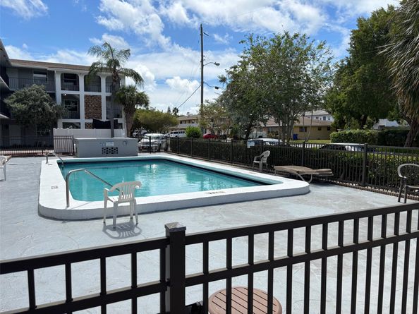 1021 NE 24th Ave 9, Pompano Beach FL 33062