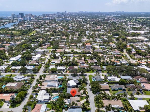 2800 NE 21st Ave, Lighthouse Point FL 33064