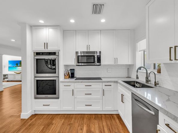 2800 NE 21st Ave, Lighthouse Point FL 33064