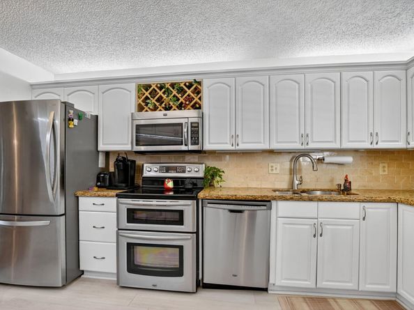 5650 Camino Del Sol 200, Boca Raton FL 33433